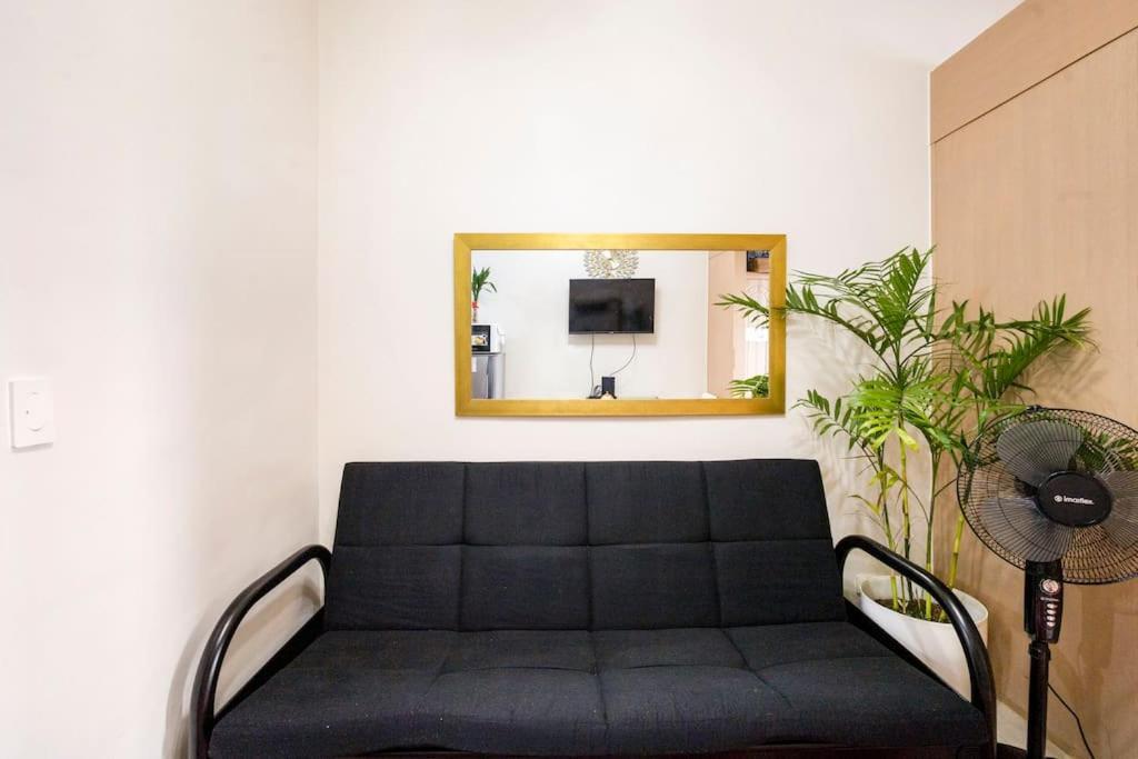 Affordable Condotel Near Manila Airport Exteriör bild
