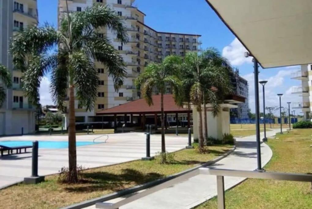 Affordable Condotel Near Manila Airport Exteriör bild